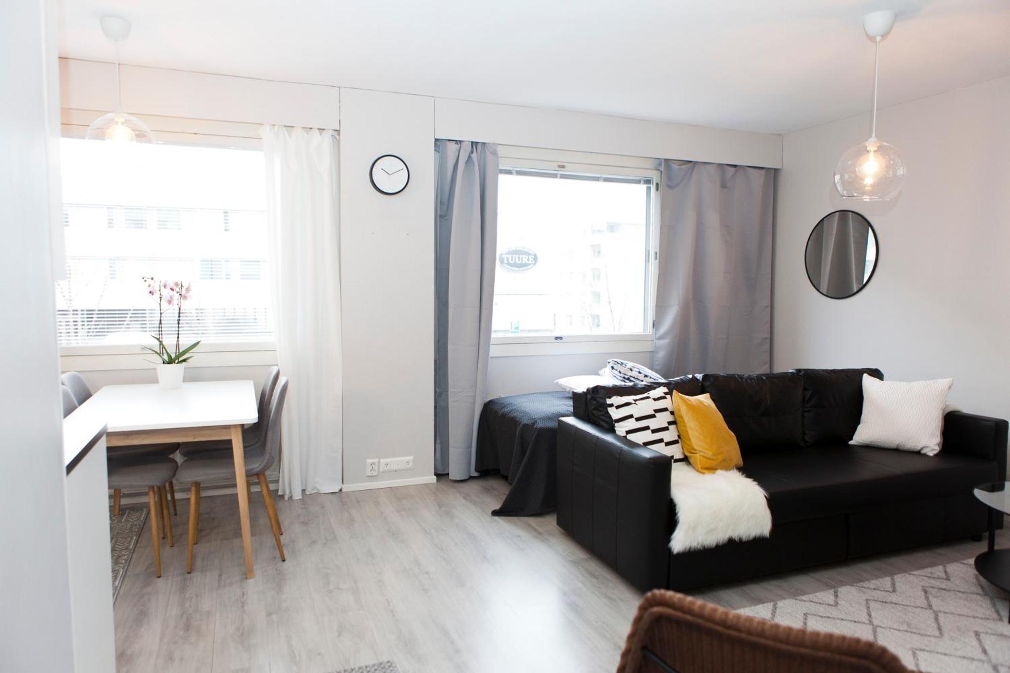 Center Located, Two-room Flat With Patio And Wifi Апартаменты